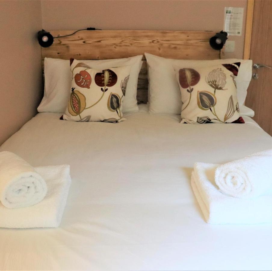 South Downs Eco Lodge & Camping East Meon Экстерьер фото